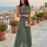 Elegantiška minimalistinio stiliaus maxi suknelė