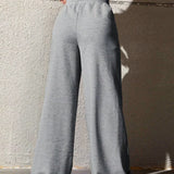 Pantaloni de trening largi, casual și eleganți pentru plimbări prin oraș