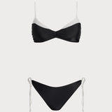 Juodas bikini rinkinys su kontrastinga braletės dizainu