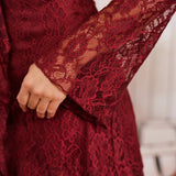 Raudona Gėlių Mini Suknelė su Ruffles