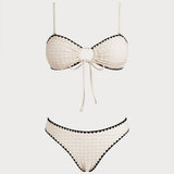 Balta kontrastinga bandeau bikini komplektas
