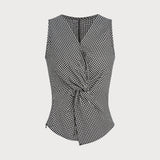 Juodas V formos langelių tank topas