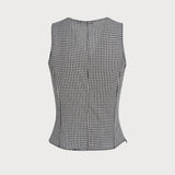 Juodas V formos langelių tank topas