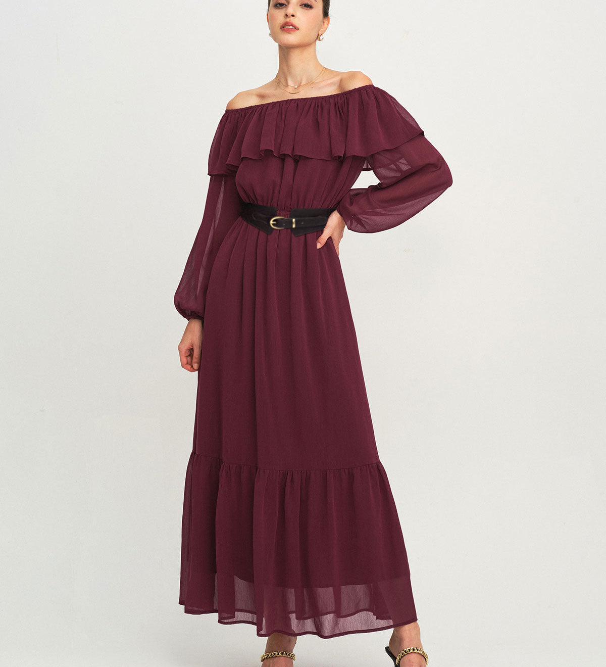 Maxi Suknelė su Raudonomis Laivagalio Ruffles