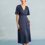 "Jūrinė V formos satino midi suknelė" can be rewritten as "Jūrinė V-neck satino midi suknelė".