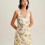"Geltona V formos kaklo gėlėta be rankovių mini suknelė" could be rewritten as "Geltona V-kaklo gėlėta mini suknelė be rankovių".